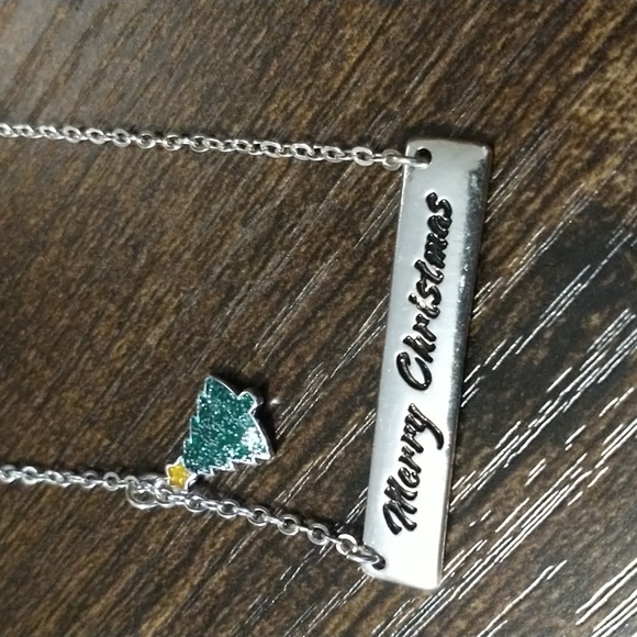 🎁 Icon Merry Christmas Tree Necklace - Picture 2 of 3